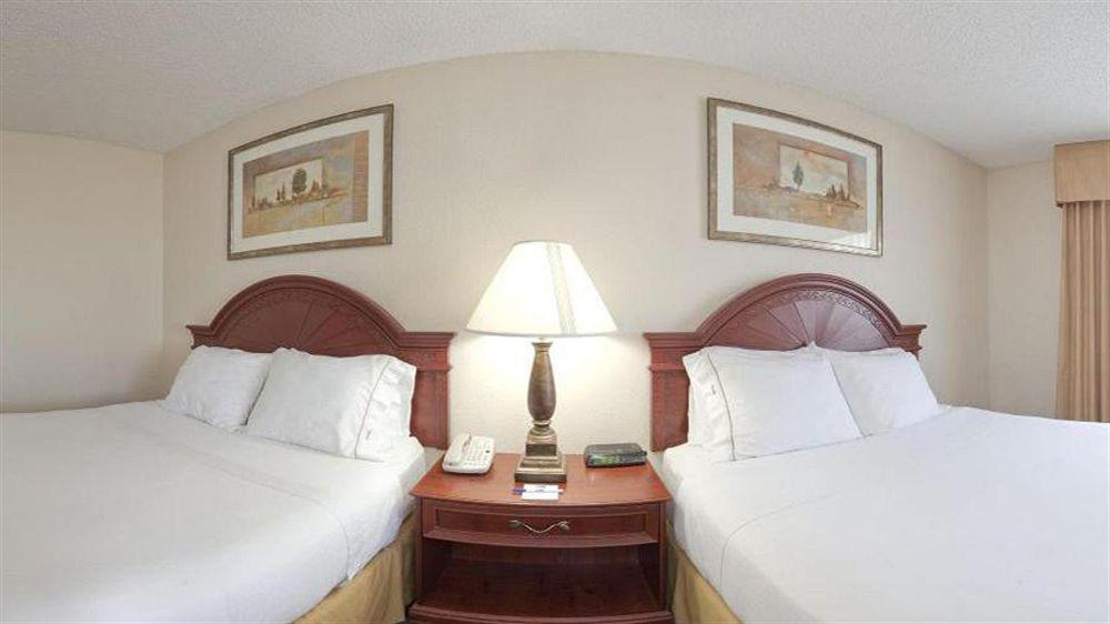 Inn Comfort South - Woodland Hills 2*