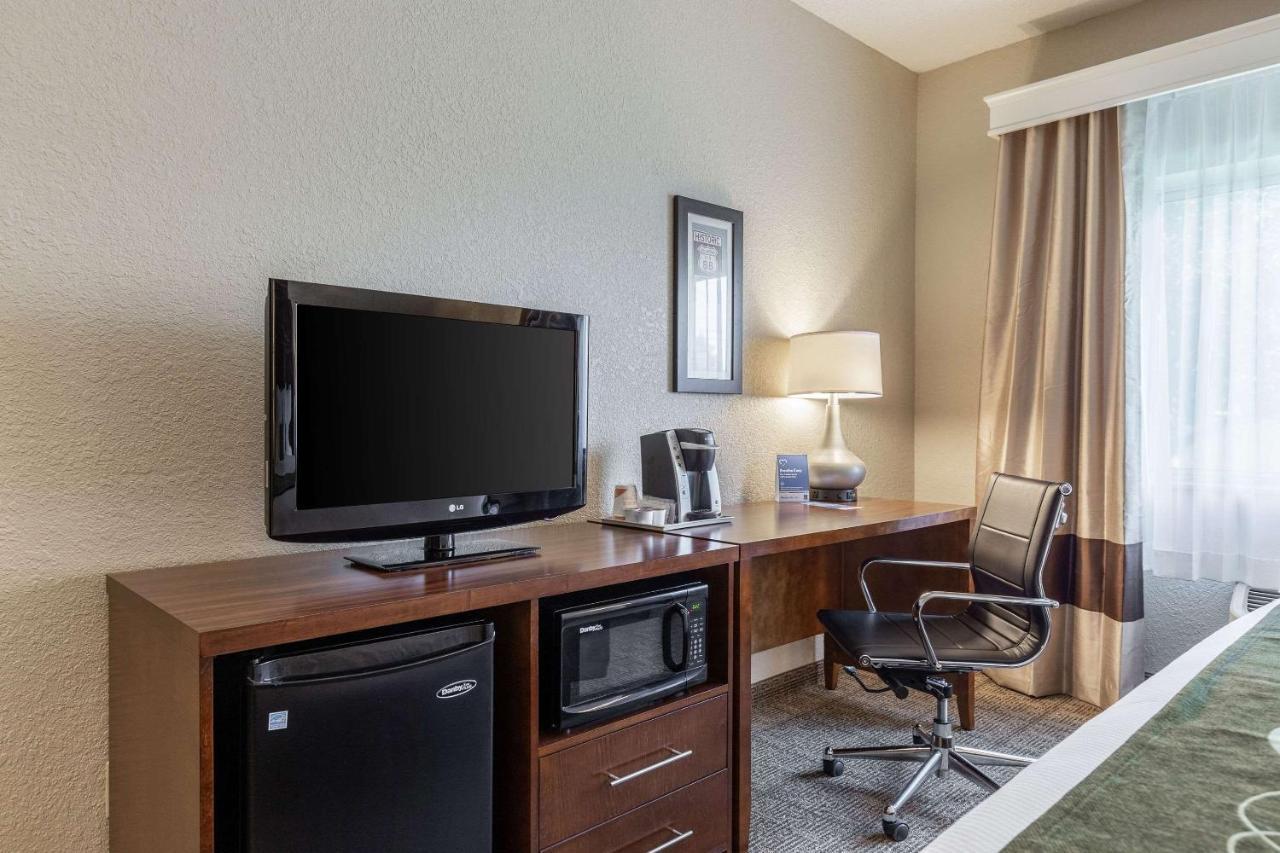 Comfort South - Woodland Hills 2*